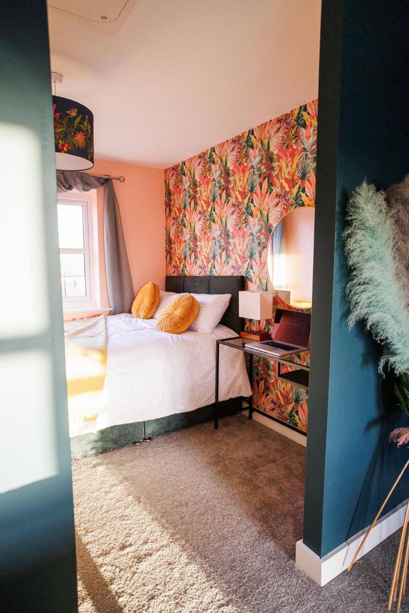 Luxury Celebrity Townhouse Etihad Stadium Coop Live Arena 2 Parking Sleep 10 Holiday home Manchester