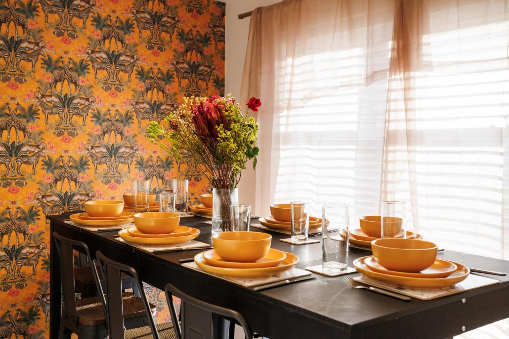Luxury Celebrity Townhouse Etihad Stadium Coop Live Arena 2 Parking Sleep 10 Holiday home
