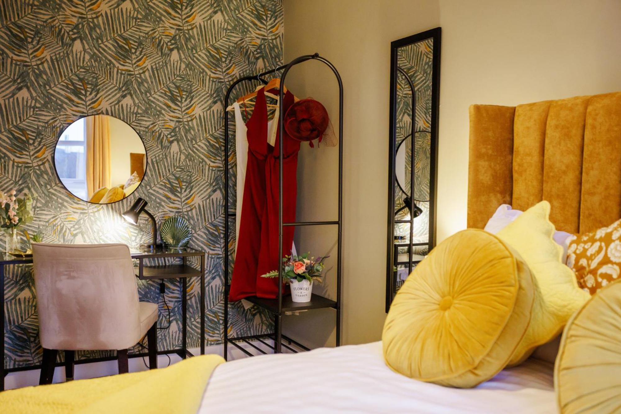 Luxury Celebrity Townhouse Etihad Stadium Coop Live Arena 2 Parking Sleep 10 Holiday home *