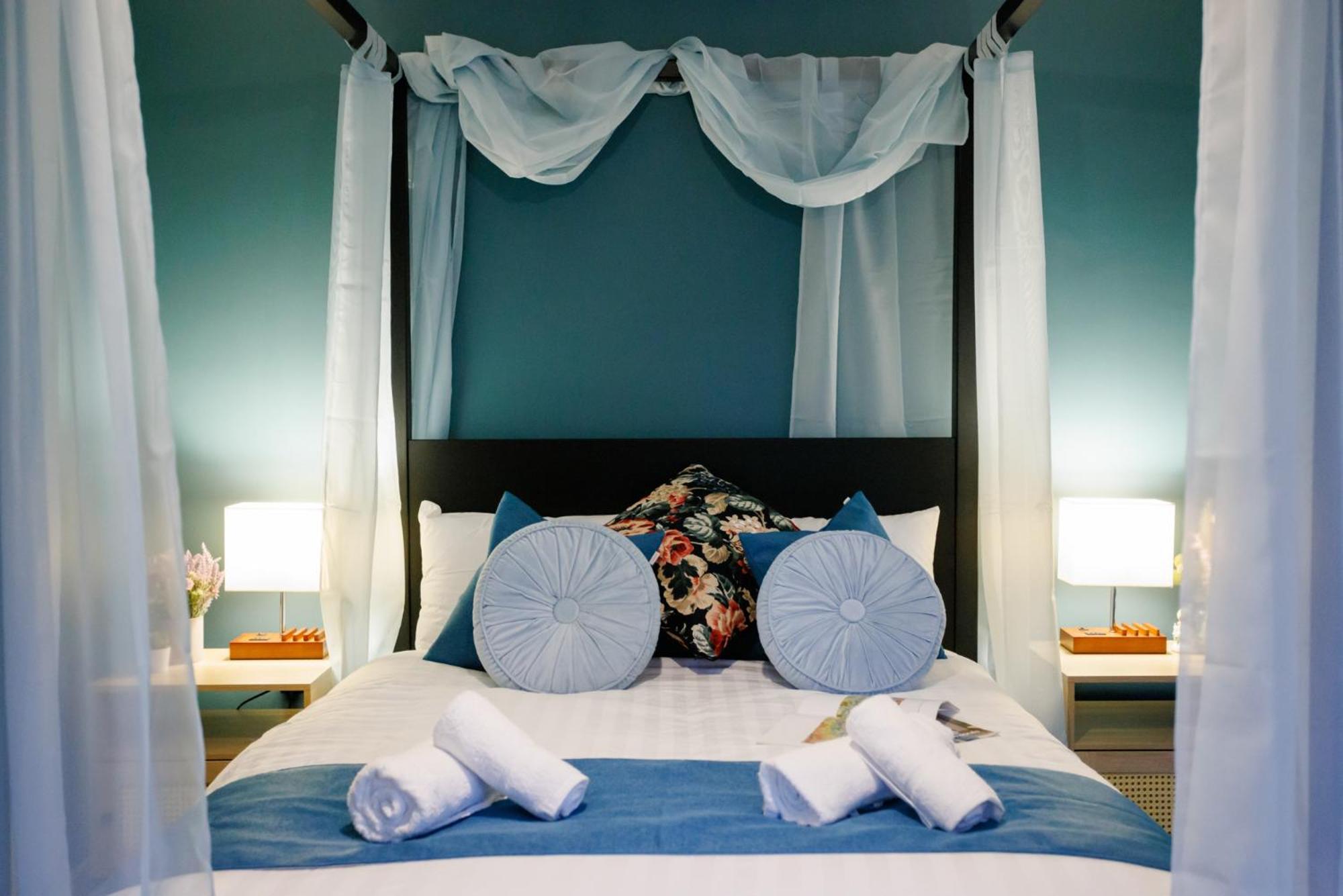 Luxury Celebrity Townhouse Etihad Stadium Coop Live Arena 2 Parking Sleep 10 Holiday home *