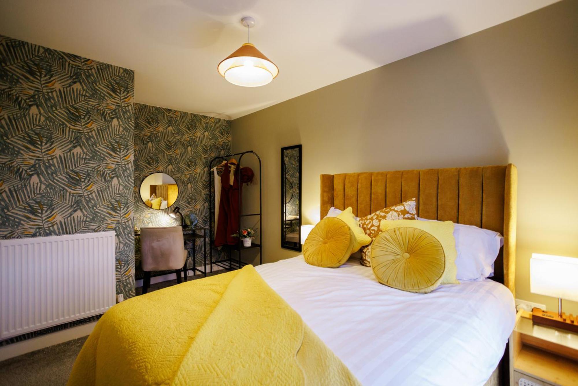 Holiday home Luxury Celebrity Townhouse Etihad Stadium Coop Live Arena 2 Parking Sleep 10 *