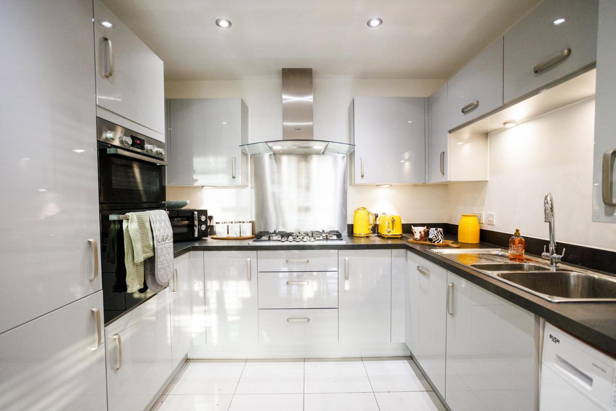Luxury Celebrity Townhouse Etihad Stadium Coop Live Arena 2 Parking Sleep 10 Holiday home
