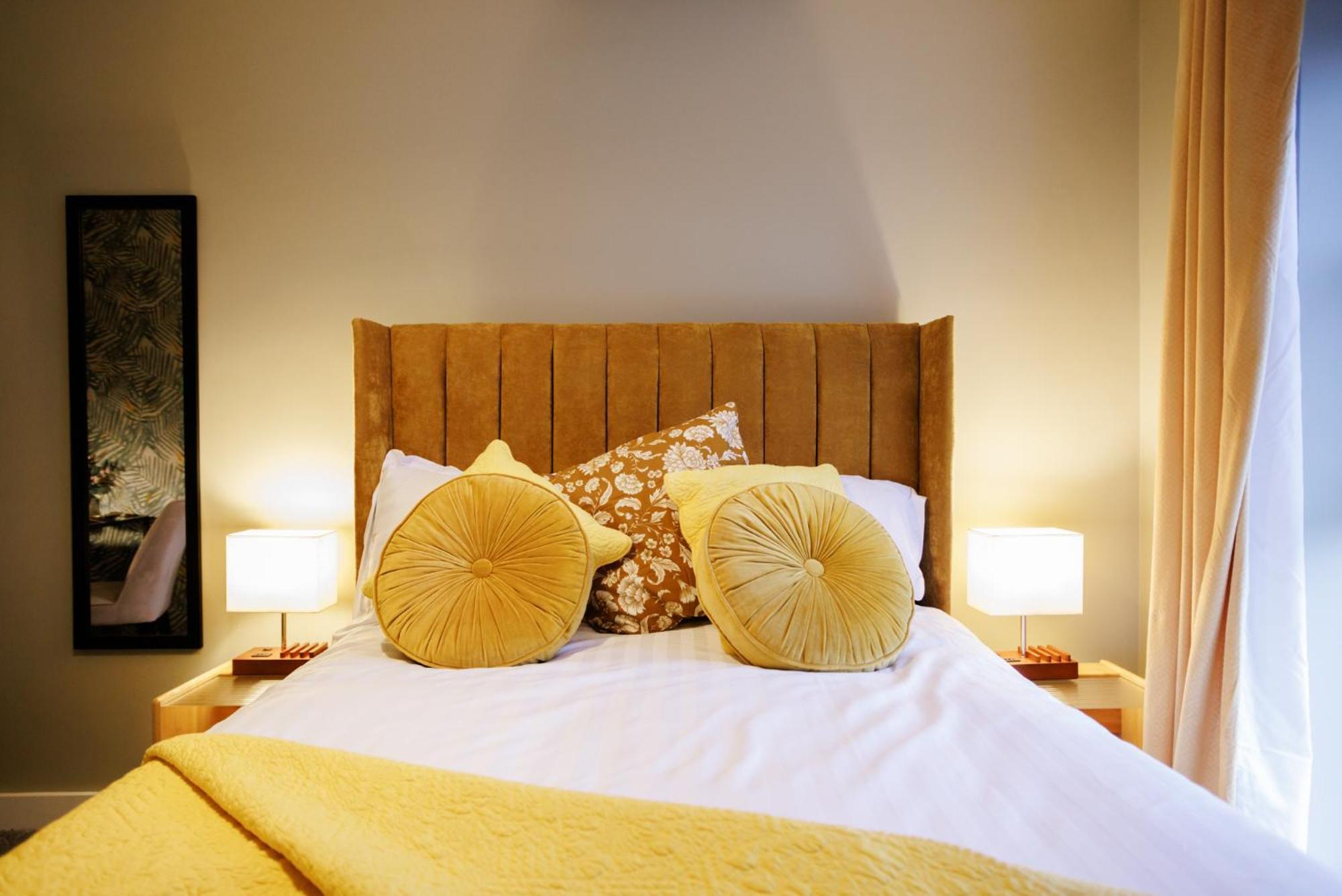 Holiday home Luxury Celebrity Townhouse Etihad Stadium Coop Live Arena 2 Parking Sleep 10 *